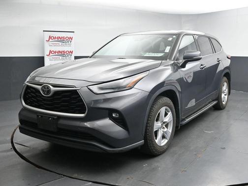 Magnetic Gray Metallic 2021 Toyota Highlander LE