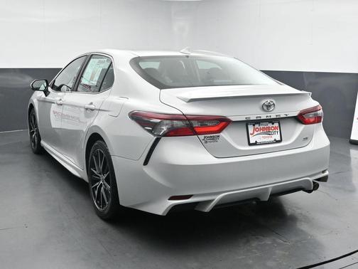 Ice Edge 2023 Toyota Camry SE