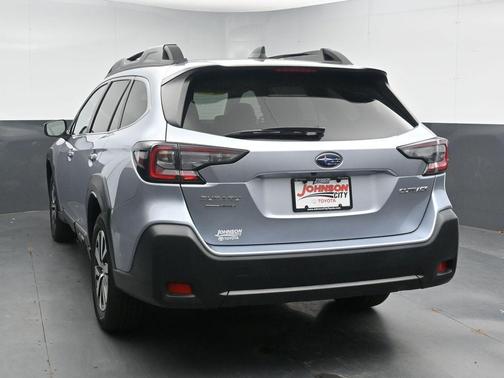Ice Silver Metallic 2023 Subaru Outback Premium