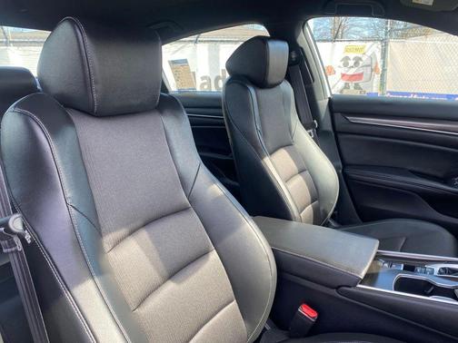 Platinum White Pearl 2022 Honda Accord Sport 1.5T