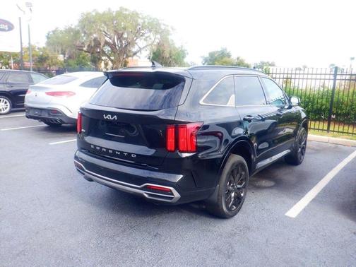 2022 Kia Sorento SX