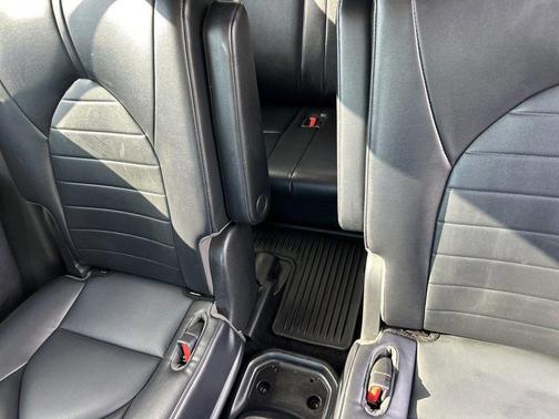Celestial Silver Metallic 2022 Toyota Highlander XLE