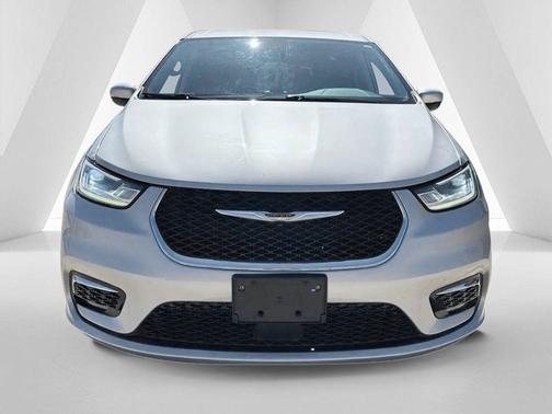 Silver Mist Clearcoat 2023 Chrysler Pacifica Touring L