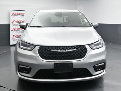 Silver Mist Clearcoat 2023 Chrysler Pacifica Touring L