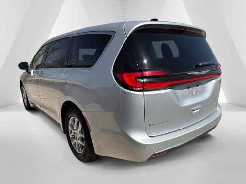 Silver Mist Clearcoat 2023 Chrysler Pacifica Touring L
