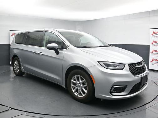 Silver Mist Clearcoat 2023 Chrysler Pacifica Touring L