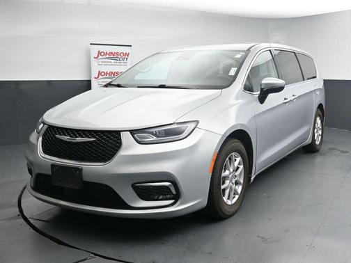 Silver Mist Clearcoat 2023 Chrysler Pacifica Touring L