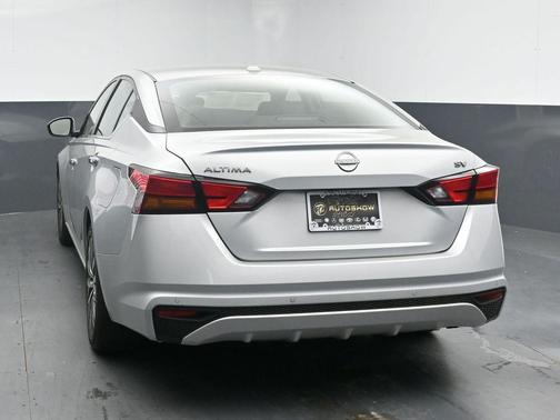Brilliant Silver Metallic 2023 Nissan Altima 2.5 SV