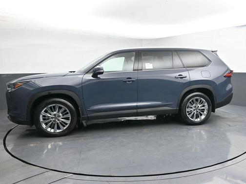 Cloud 2025 Toyota Grand Highlander Platinum