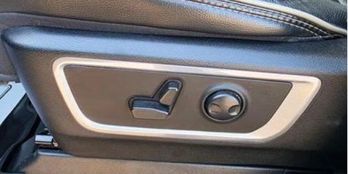 Patriot Blue Pearlcoat 2022 RAM 1500 Laramie