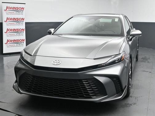 Heavy Metallic 2026 Toyota Camry SE