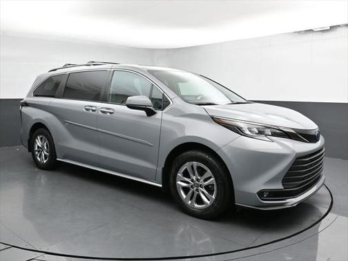 2022 Toyota Sienna XLE