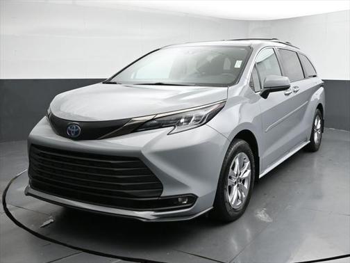 2022 Toyota Sienna XLE