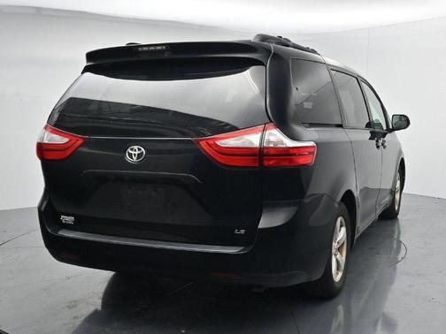 Midnight Black Metallic 2017 Toyota Sienna LE