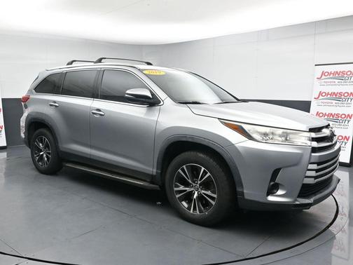 Celestial Silver Metallic 2019 Toyota Highlander LE I4