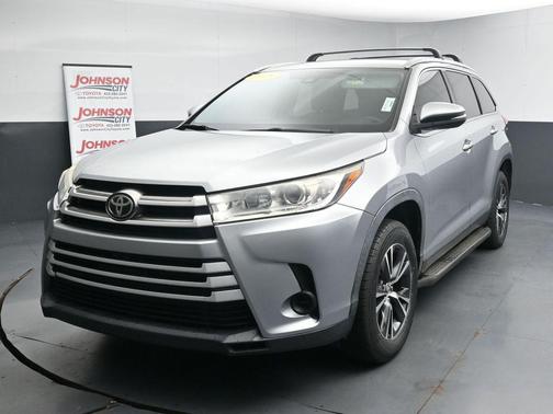 Celestial Silver Metallic 2019 Toyota Highlander LE I4