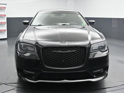 Gloss Black 2022 Chrysler 300 Touring