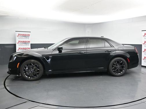 Gloss Black 2022 Chrysler 300 Touring