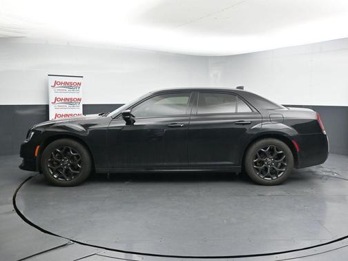 Gloss Black 2022 Chrysler 300 Touring