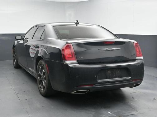 Gloss Black 2022 Chrysler 300 Touring