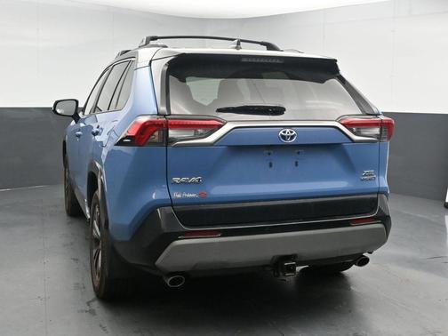 2024 Toyota RAV4 Hybrid SE