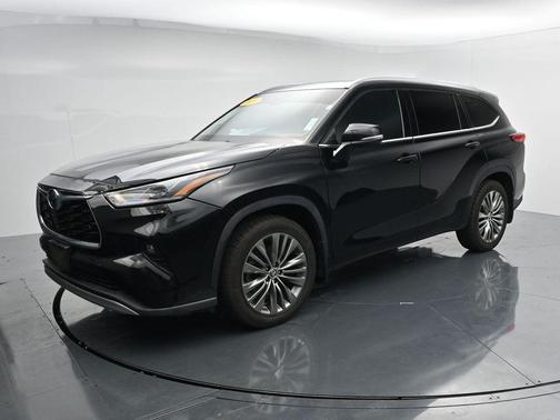 Midnight Black Metallic 2020 Toyota Highlander Platinum
