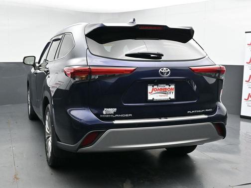 2022 Toyota Highlander Platinum