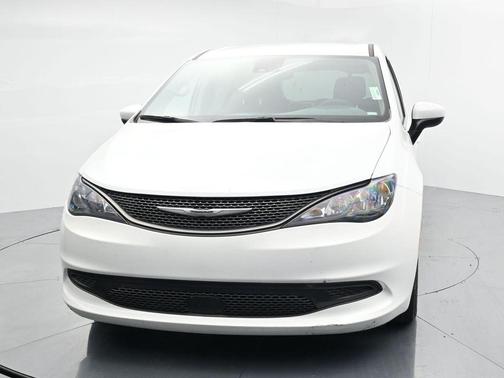 Bright White Clearcoat 2023 Chrysler Voyager LX