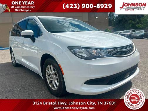 Bright White Clearcoat 2023 Chrysler Voyager LX