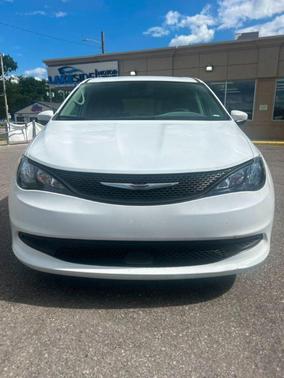 Bright White Clearcoat 2023 Chrysler Voyager LX