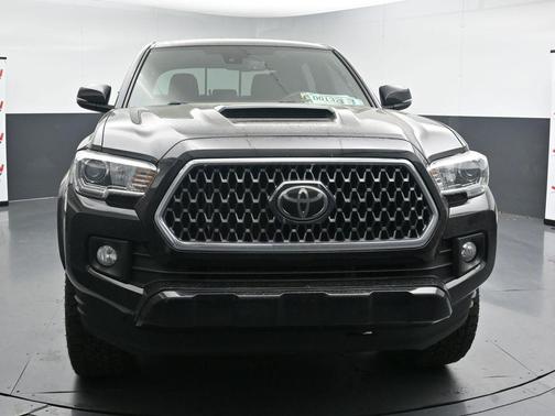 Midnight Black Metallic 2019 Toyota Tacoma TRD Sport
