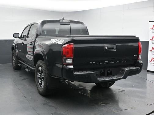 Midnight Black Metallic 2019 Toyota Tacoma TRD Sport