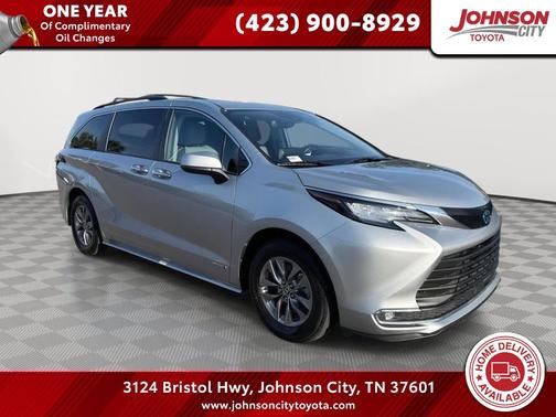 2021 Toyota Sienna XLE 8 Passenger