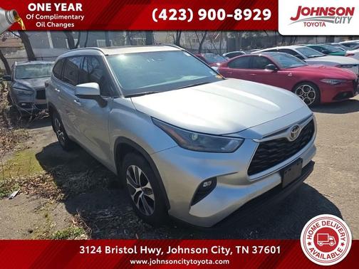 Celestial Silver Metallic 2022 Toyota Highlander XLE