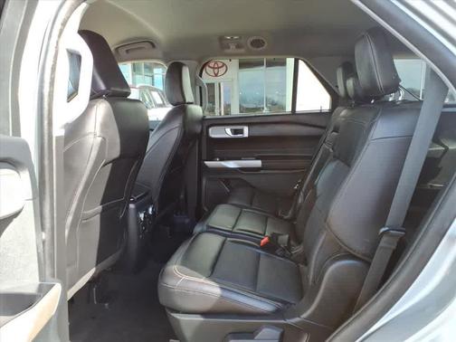 Iconic Silver Metallic 2023 Ford Explorer Limited