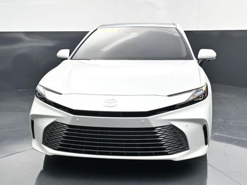 Pearl 2026 Toyota Camry XLE