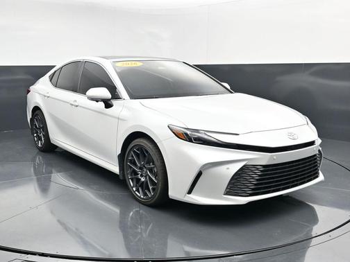 Pearl 2026 Toyota Camry XLE