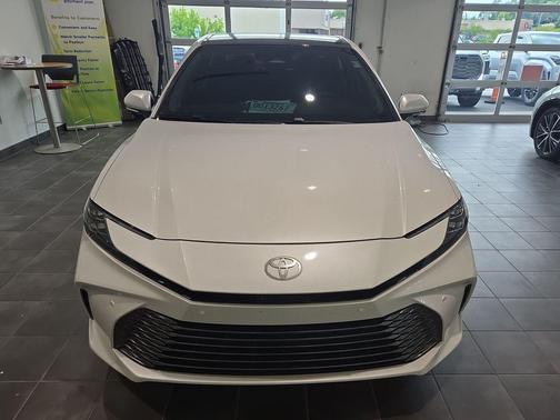 Pearl 2026 Toyota Camry XLE