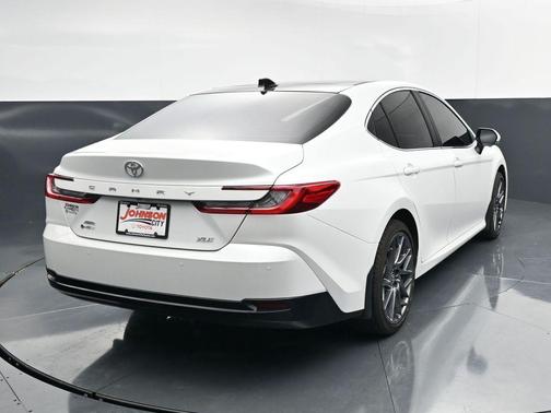 Pearl 2026 Toyota Camry XLE