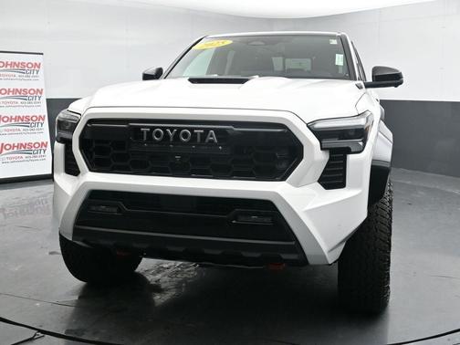 2025 Toyota Tacoma Hybrid TRD Pro