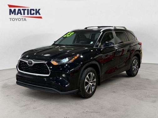Midnight Black Metallic 2023 Toyota Highlander XLE