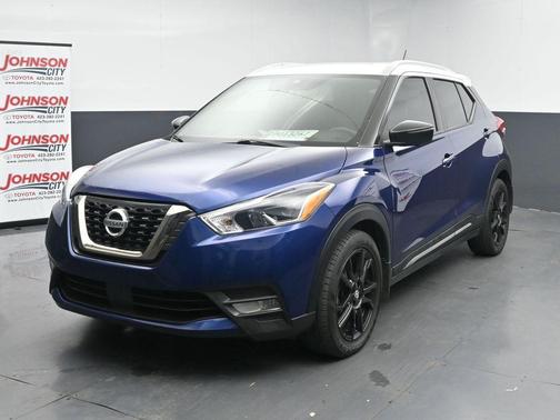 Deep Blue Pearl/Fresh Powder 2020 Nissan Kicks SR