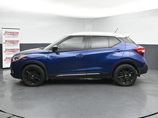 Deep Blue Pearl/Fresh Powder 2020 Nissan Kicks SR