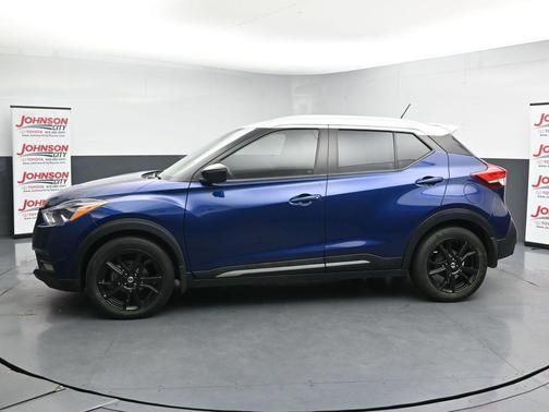 Deep Blue Pearl/Fresh Powder 2020 Nissan Kicks SR