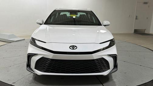 Ice 2026 Toyota Camry SE