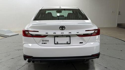 Ice 2026 Toyota Camry SE