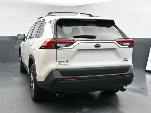 2022 Toyota RAV4 Hybrid XLE Premium