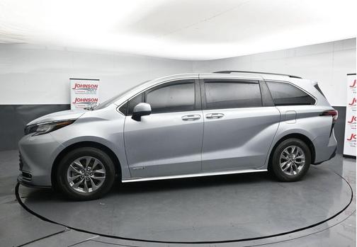 Celestial Silver Metallic 2021 Toyota Sienna XLE 7 Passenger