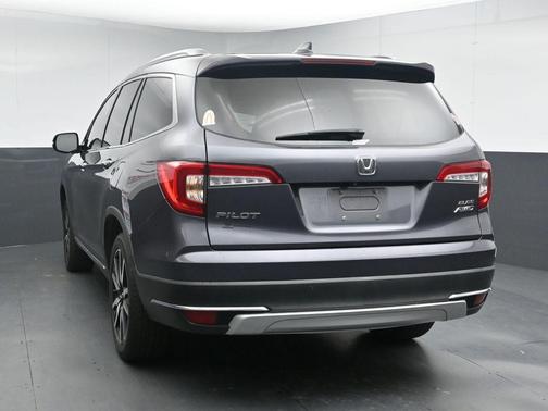 Lunar Silver Metallic 2021 Honda Pilot AWD Elite