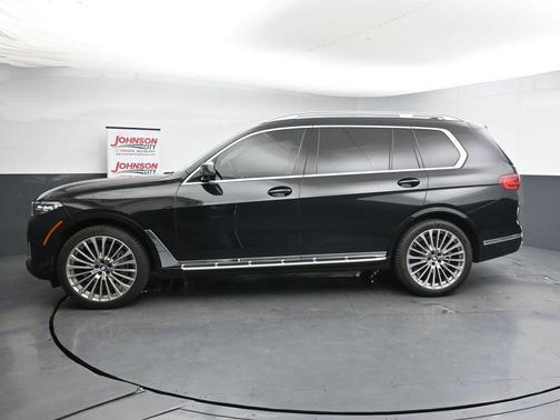 Black Sapphire Metallic 2019 BMW X7 xDrive40i